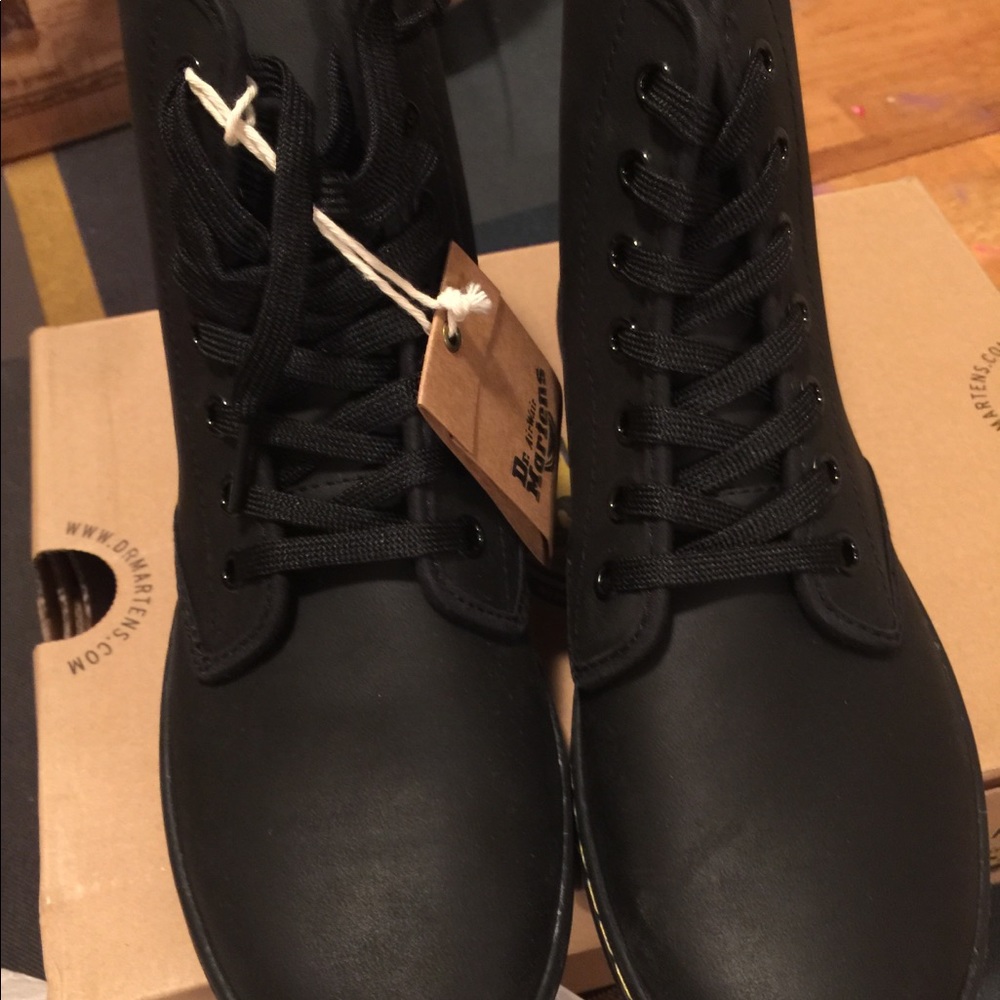 Dr. Martens Shoreditch un Greasy Lamper